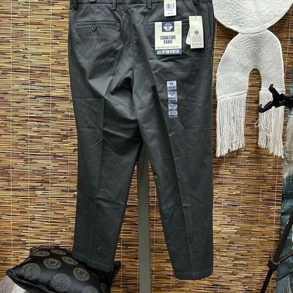 Dockers Men's Relaxed Fit Signature Khaki Lux Cotton Stretch Pants-Ple Size 38 X - Picture 3 of 3
